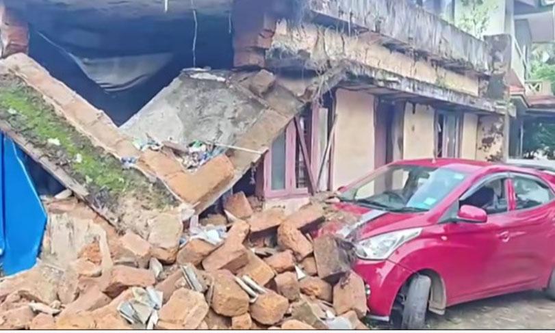 accident piravam