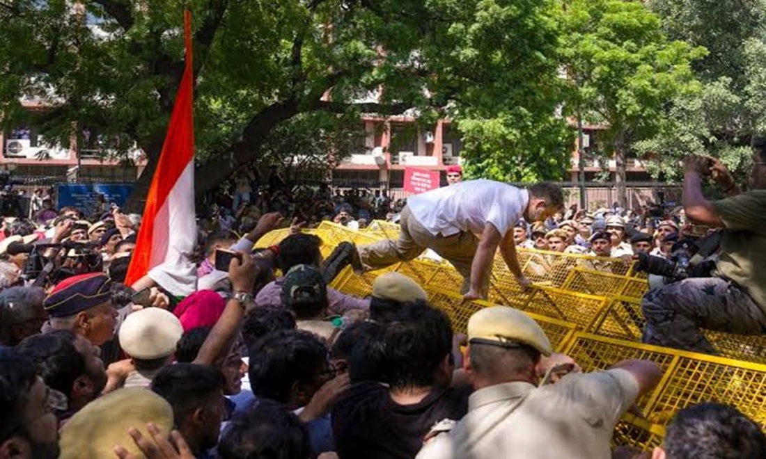rahul gandhi baricade